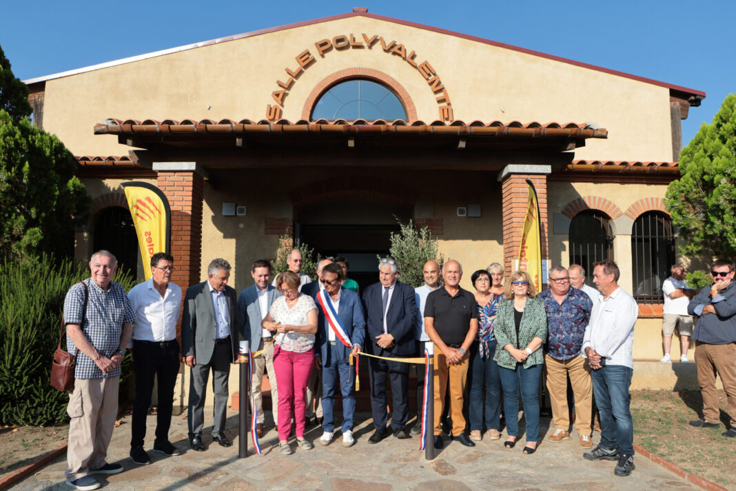Inaugurations Requalification Ruelles - Salle Polyvalente - St J Hermeline MALHERBE, Présidente du Département, Robert GARRABE, maire du village et Vice-Président du Département, Michel COSTE, Président de la Communauté de communes du Vallespir, Jean-Marc BASSAGET, Sous-Préfet de Céret, Edmond JORDA, Président de l’AMF66, ont fait le tour du village, aux côtés des habitants, pour voir la concrétisation des nouveaux projets.
