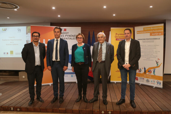 Frédéric Badina, Président de l'association Wimoov, Rodrigue Furcy, Préfet des Pyrénées-Orientales, Hermeline Malherbe, Présidente du Département, Robert Clarimon, Président de l'ADPEP66 et rémi Lacapère Vice-Président du Département délégué à l'insertion sociale et professionnelle ont inauguré un nouveau dispositif pour aider à la mobilité.
