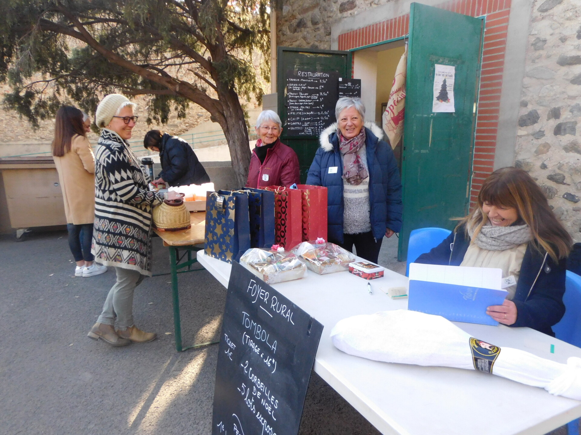 Latour-de-France/ marché de Noël : une belle participation, une belle réussite.
