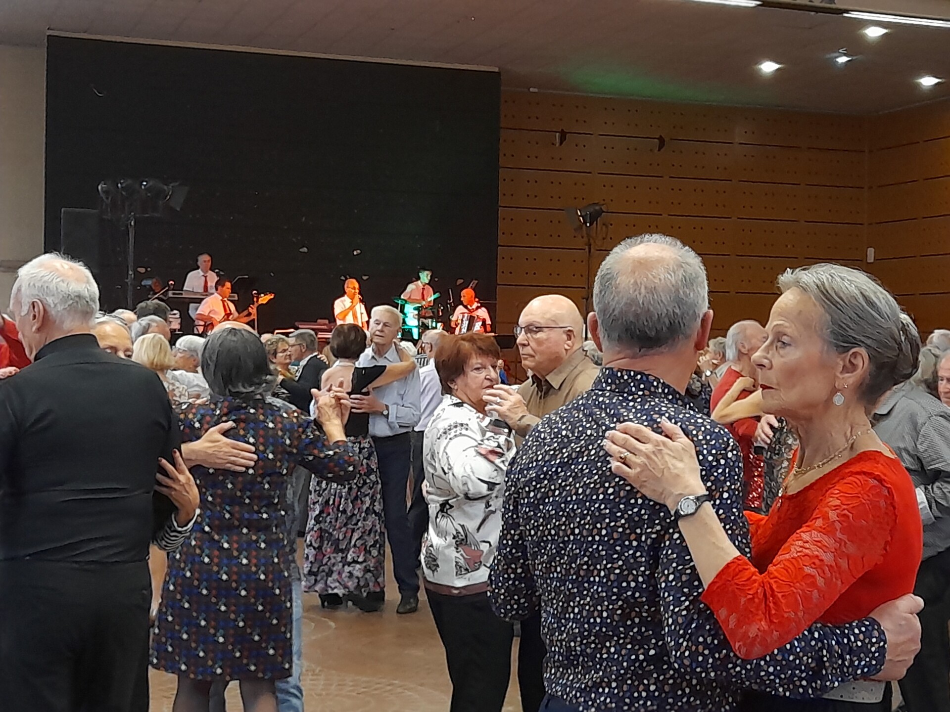 Elne : thé dansant sous le signe de Cupidon