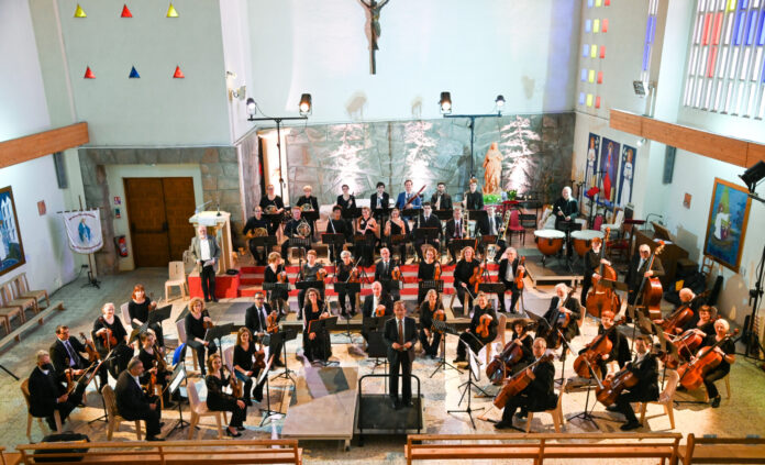 L’Orchestre Symphonique de Canet Roussillon Méditerranée, à son échelle, souhaite s'unir à l'émotion suscitée par ce drame, mais surtout à présent, participer modestement à sa reconstruction, en reversant l'excédent de sa recette, à la Fondation Notre Dame pour que l'un des monuments les plus magnifiques du patrimoine français puisse renaître.