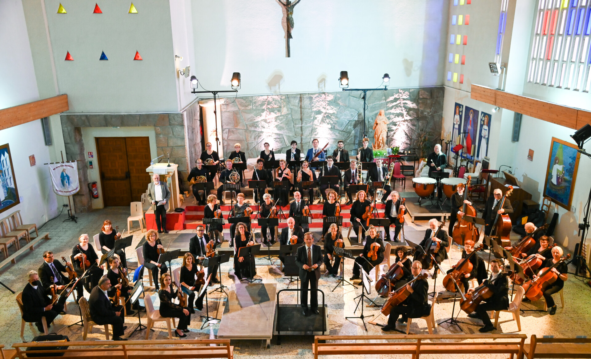 L’Orchestre Symphonique de Canet Roussillon Méditerranée, à son échelle, souhaite s'unir à l'émotion suscitée par ce drame, mais surtout à présent, participer modestement à sa reconstruction, en reversant l'excédent de sa recette, à la Fondation Notre Dame pour que l'un des monuments les plus magnifiques du patrimoine français puisse renaître.