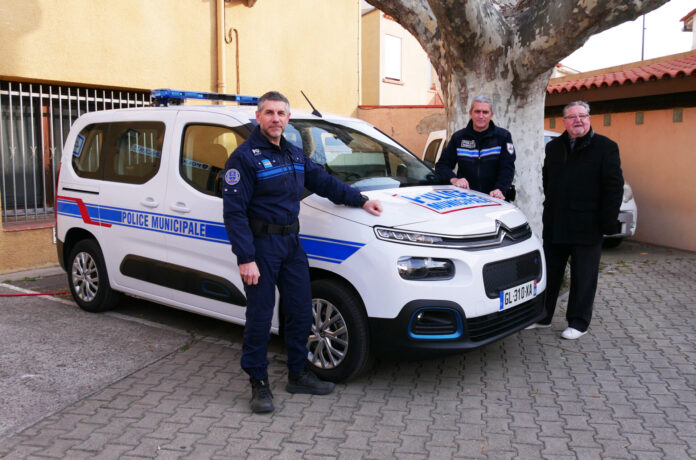 Pierre-Yves Dompnier, Adjoint au Maire en charge de la sécurité, M. Valentin, Chef de poste et M. Crespo, Agent de Police
