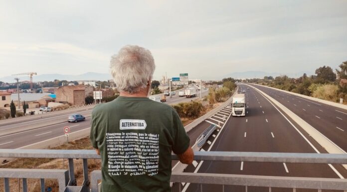 Au moment où l’agglomération Perpignan Méditerranée Métropole élabore son plan de lutte contre la pollution de l’air, Alternatiba66 dénonce l’intensité du trafic poids lourd sur l’autoroute A9 et les pollutions induites pour l’agglomération. en réalisant un comptage de ce trafic poids lourd.