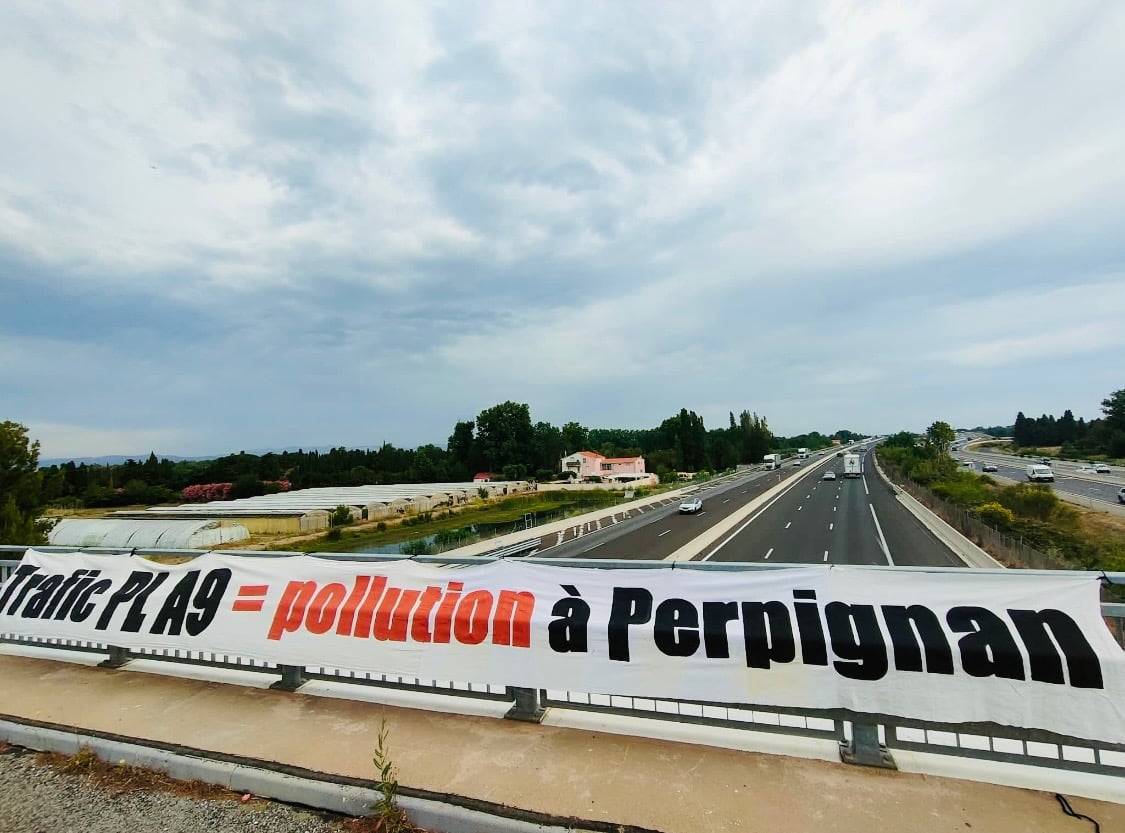 Au moment où l’agglomération Perpignan Méditerranée Métropole élabore son plan de lutte contre la pollution de l’air, Alternatiba66 dénonce l’intensité du trafic poids lourd sur l’autoroute A9 et les pollutions induites pour l’agglomération. en réalisant un comptage de ce trafic poids lourd.