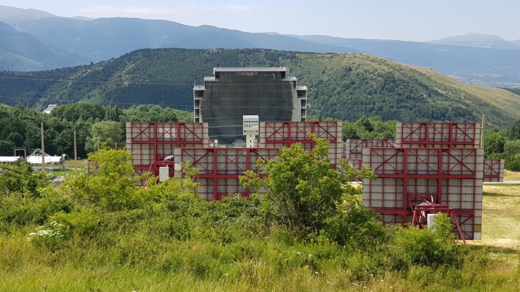 Visites insolites du CNRS – Les mystères du four solaire d’Odeillo