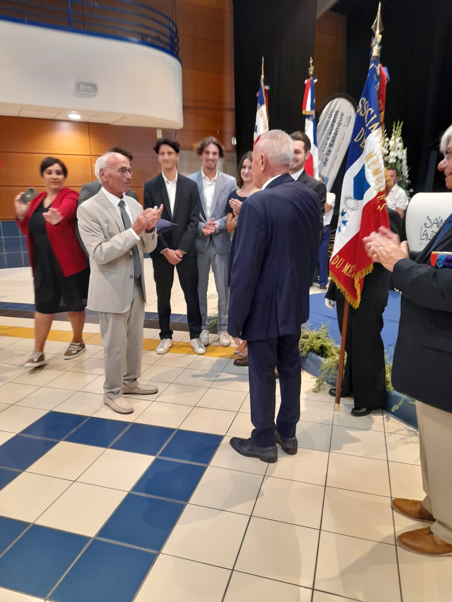 Remise de l’Ordre National du Mérite à M. Alain GOT, maire de Saint Laurent de la Salanque.