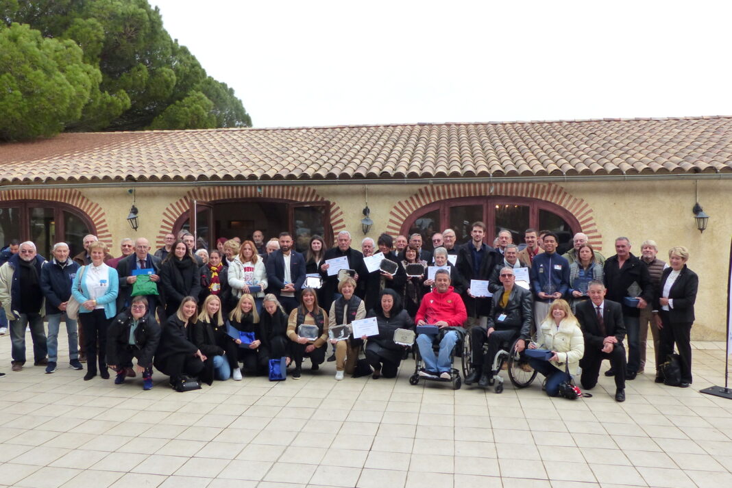 Les lauréats, les Officiels, les invités sur la photo souvenir