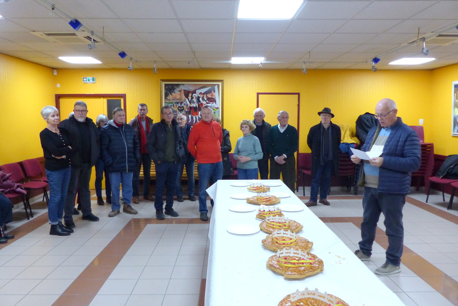 Partage de la galette des Rois de l’association des Amis du Padre Himalaya de Sorède