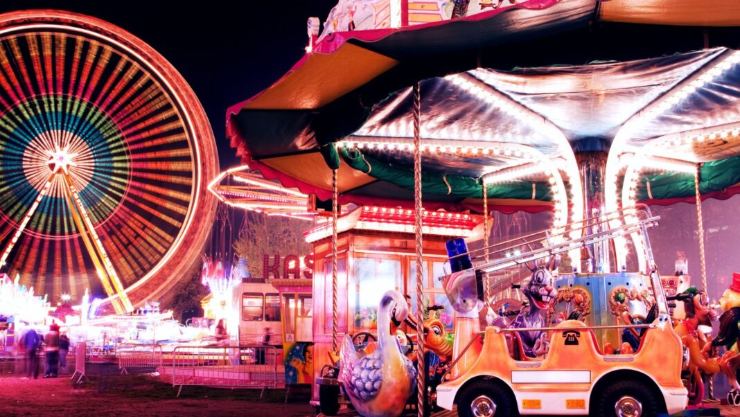 Ce département cache le plus grand parc d'attractions de France - et ce n'est pas Disneyland! Ce département cache le plus grand parc d'attractions de France - et ce n'est pas Disneyland!