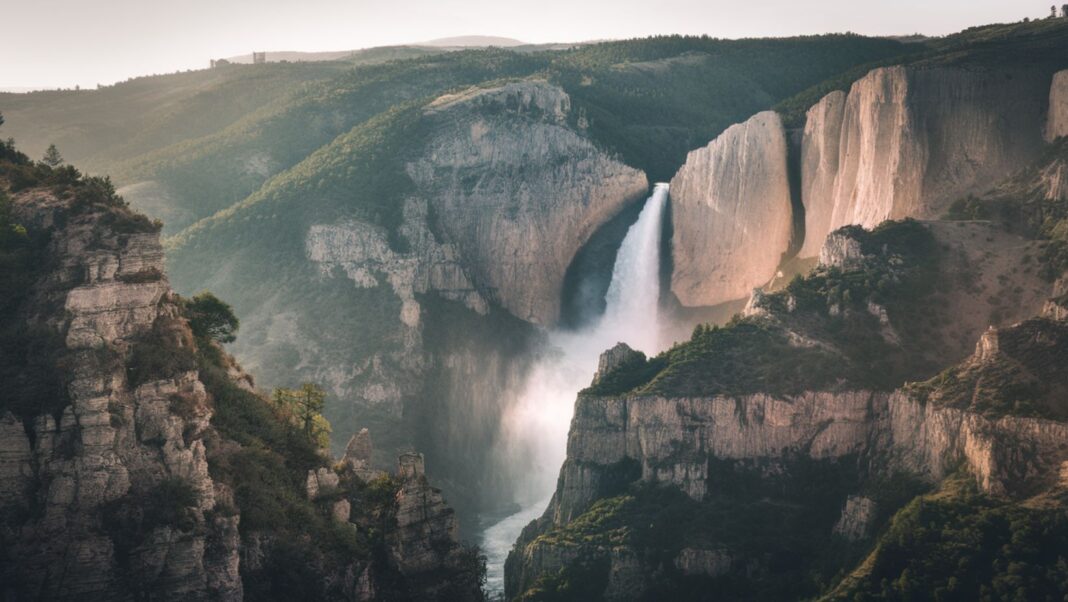 Le Niagara espagnol caché au cœur des Pyrénées est spéctaculaire Le Niagara espagnol caché au cœur des Pyrénées est spéctaculaire