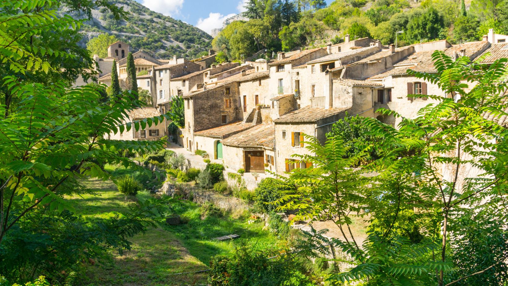 Ces 280 habitants gardent l'un des plus précieux trésors romans de France