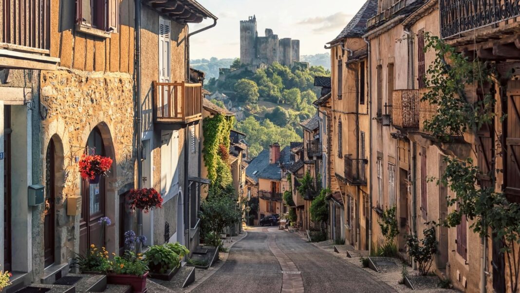 'On se croirait dans Game of Thrones' - ce village français est pourtant authentique 'On se croirait dans Game of Thrones' - ce village français est pourtant authentique