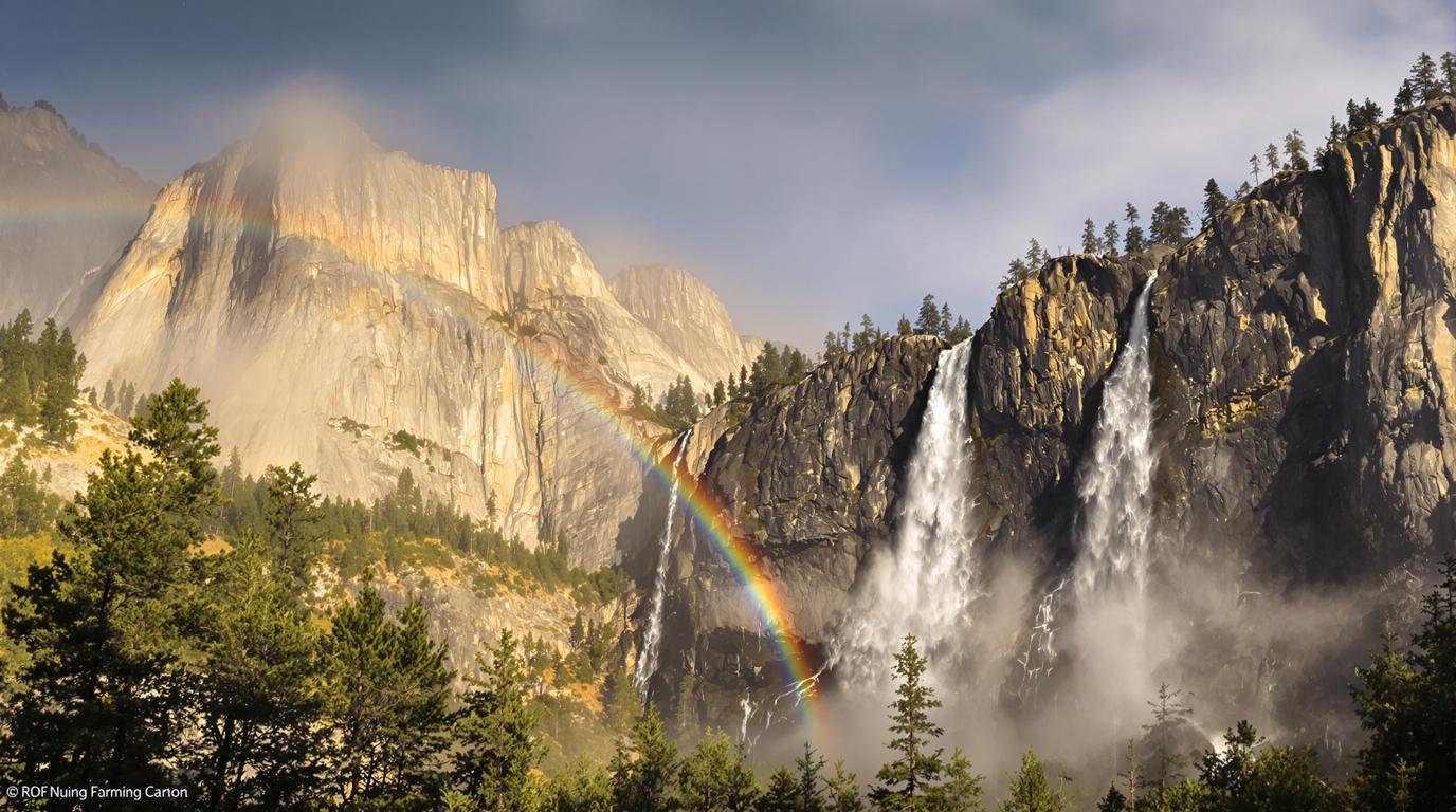 Cette cascade de 739 mètres qui rugit sur 3 niveaux au cœur de la Sierra Nevada