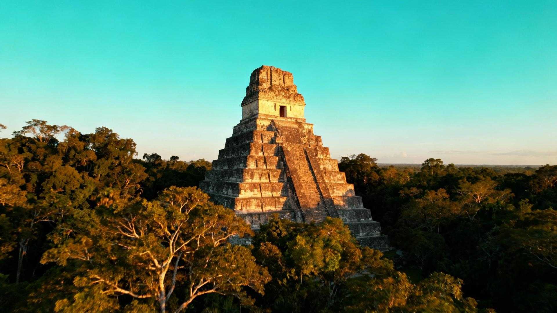 Les 4 mois où Tikal révèle ses 70 mètres de pyramides sans la pluie de la jungle