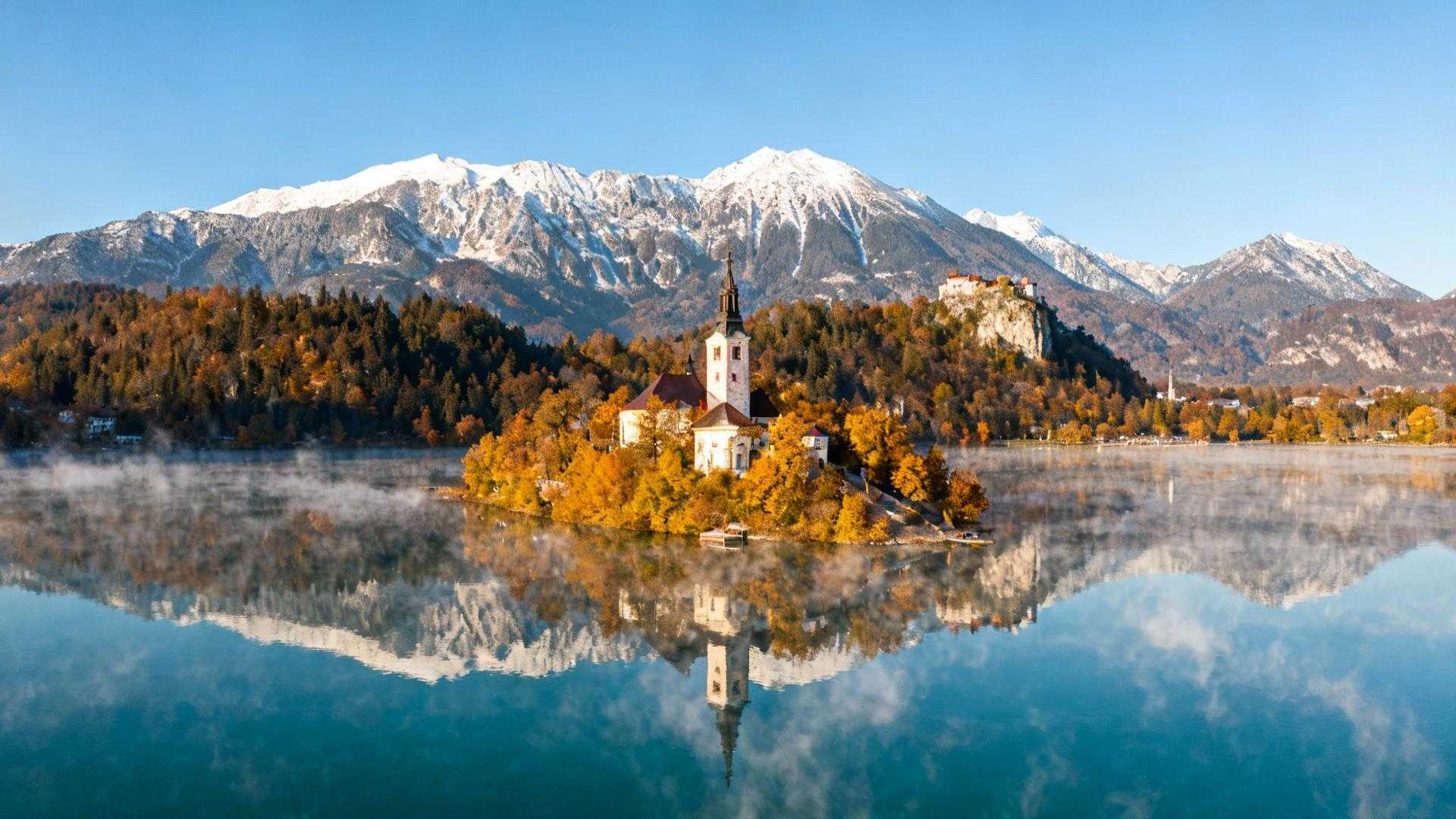Les trois mois où le lac de Bled révèle ses sources thermales à 22°C sans foule