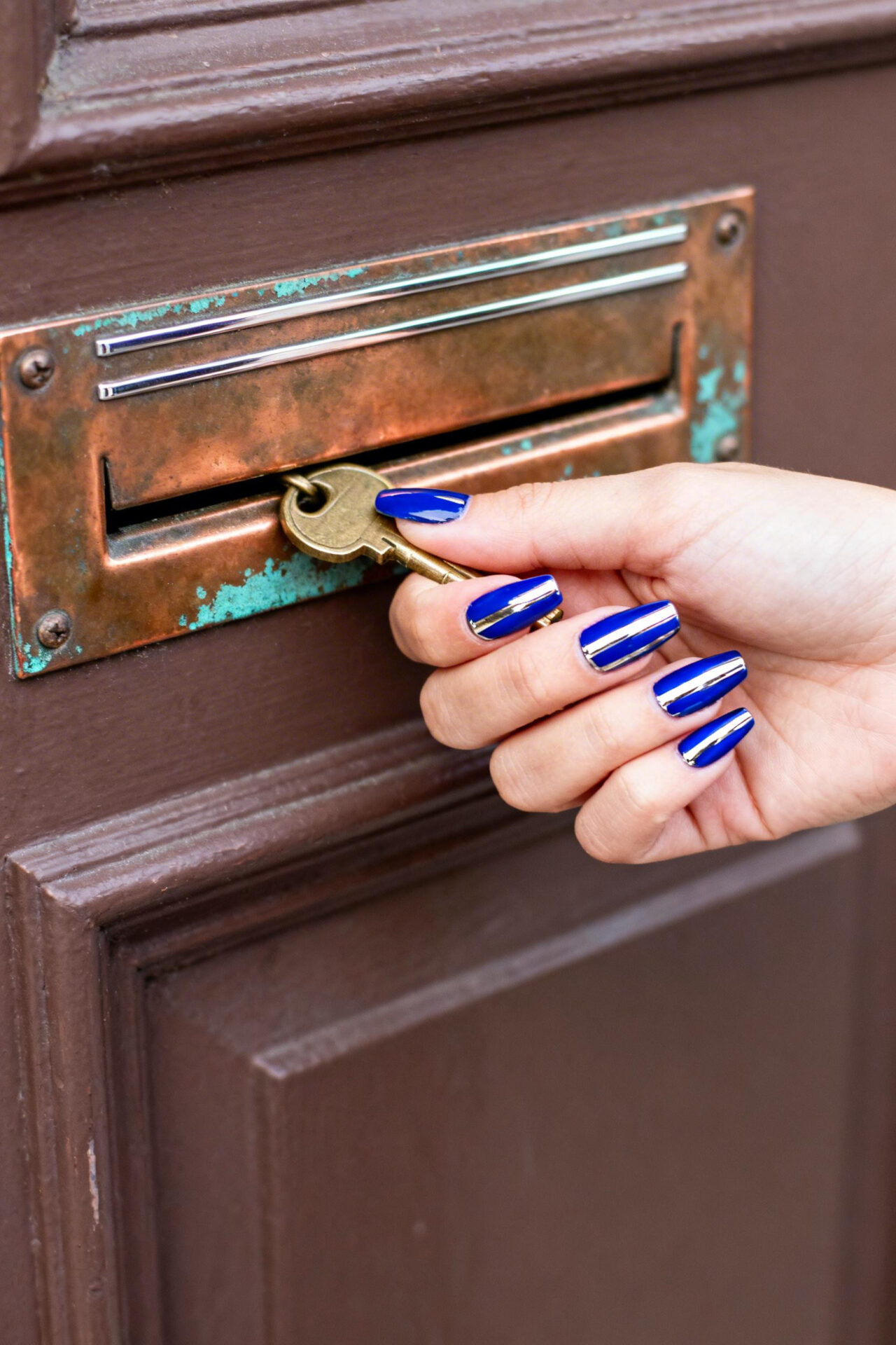 Blue cat eye nails cobalt chrome coffin