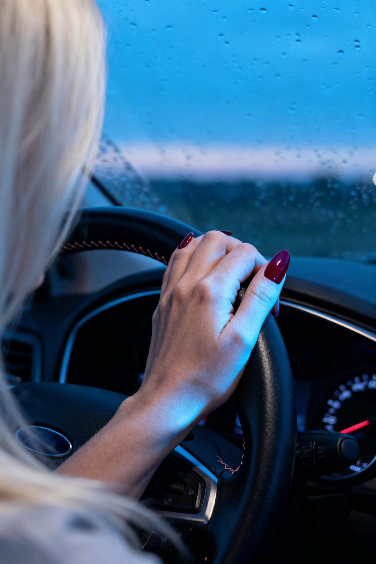 Trendy Almond Nails - burgundy satin