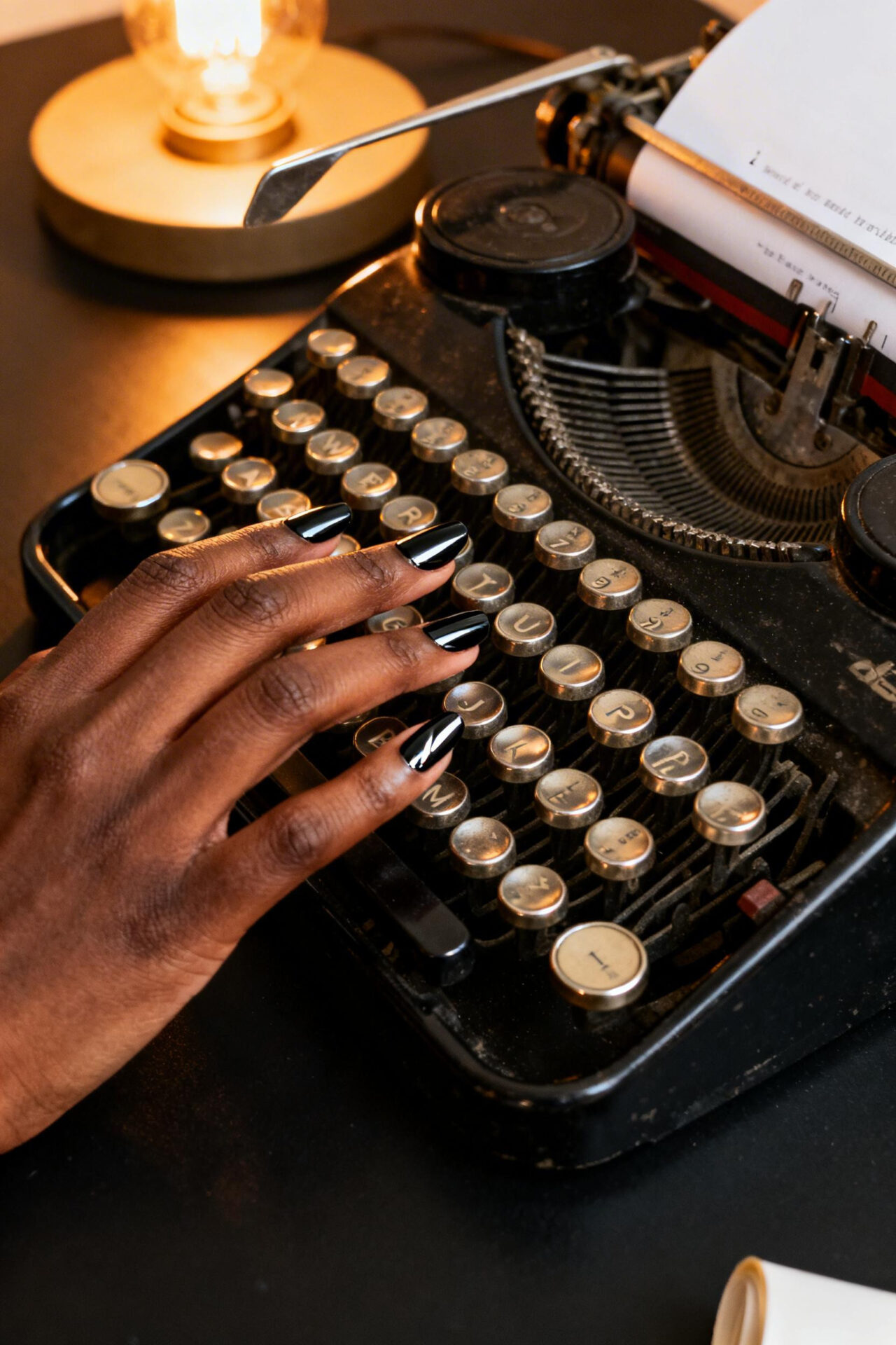 Cat Eye Nails black chrome stripe