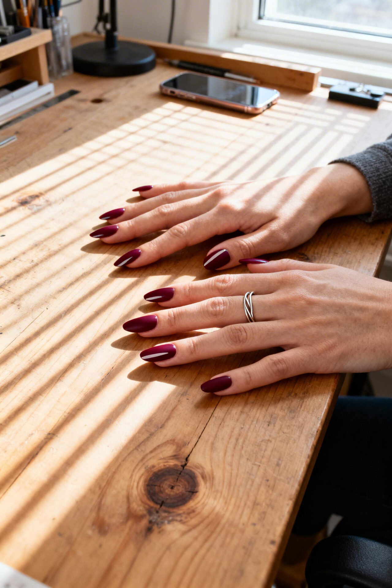 Cat Eye Nails - burgundy magnetic almond gel