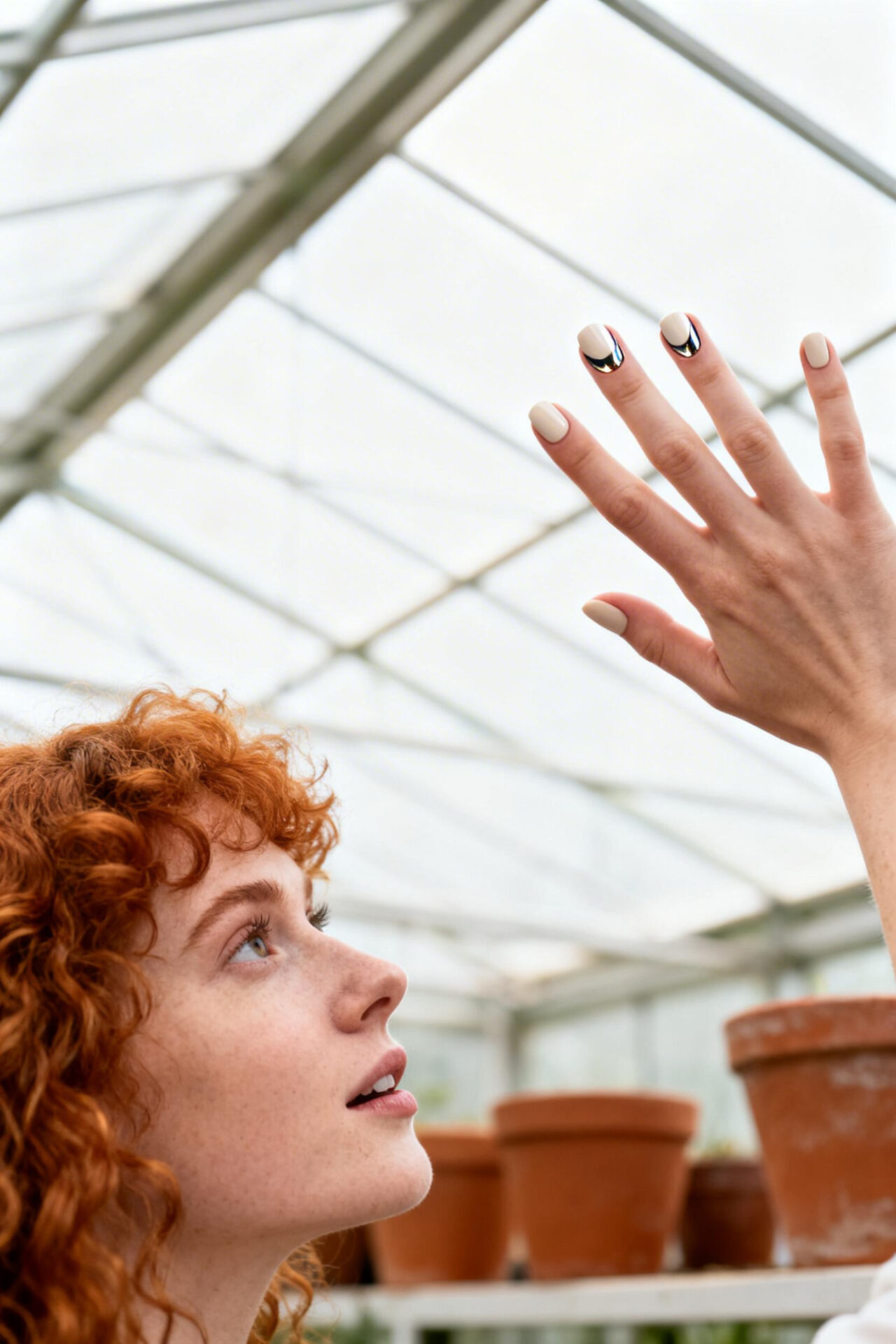 Cateyes Nails Design - cream obsidian