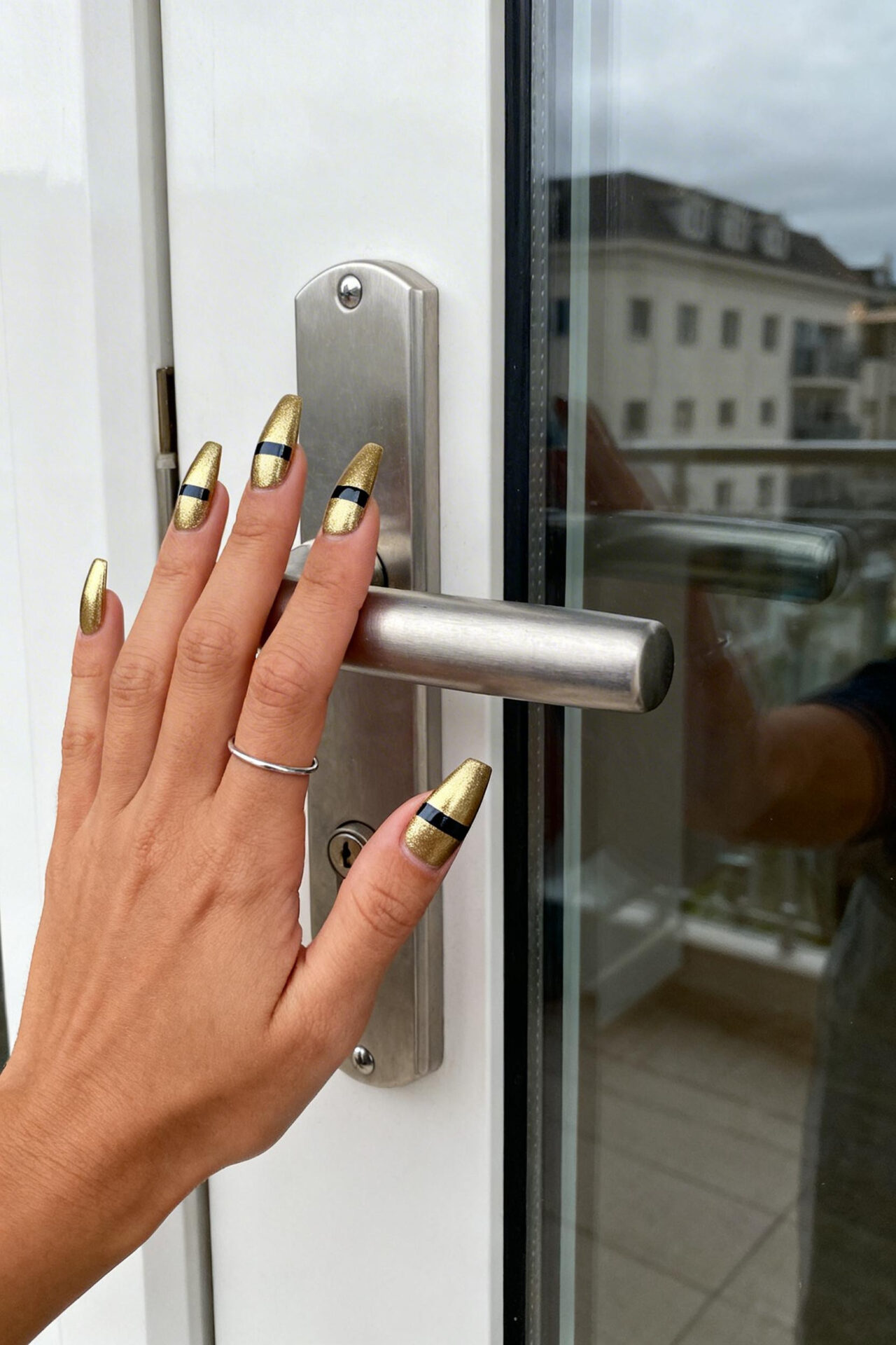 Gold Cat Eye Nails coffin gel polish