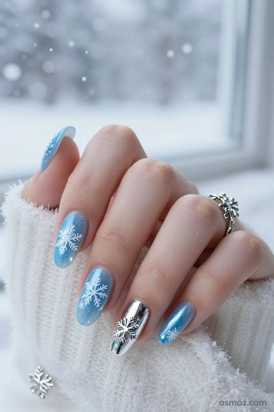 Blue And White Winter Nails with sophisticated color combinations and elegant frost details