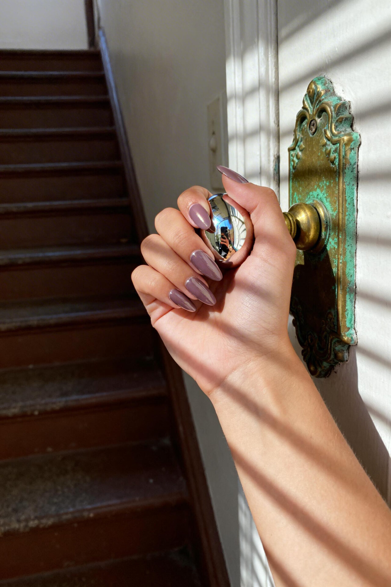 Classy Nails - chrome finish