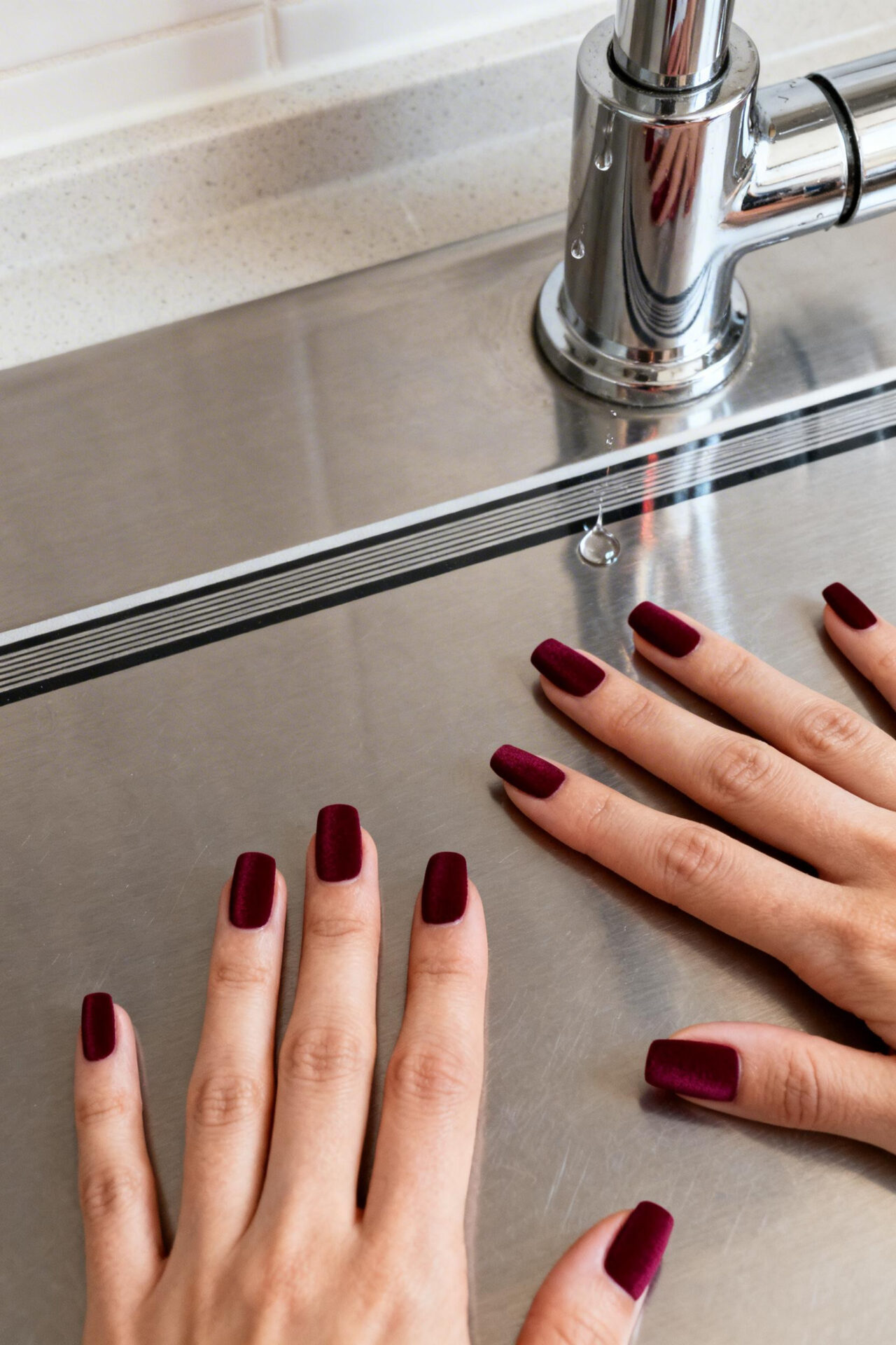 Burgundy Cat Eye Nails - matte short