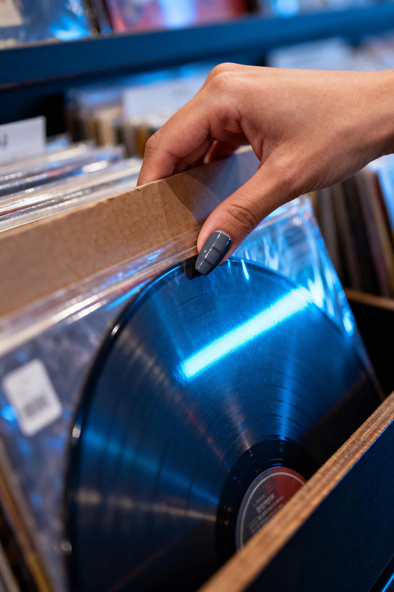 charcoal grey cat eye nails satin coffin