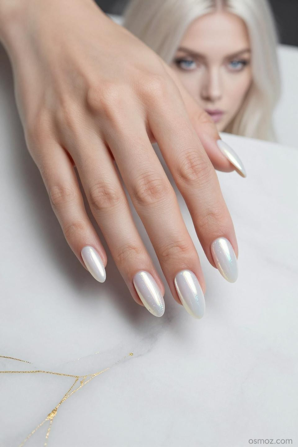 Almond Nails With Design - minimal art