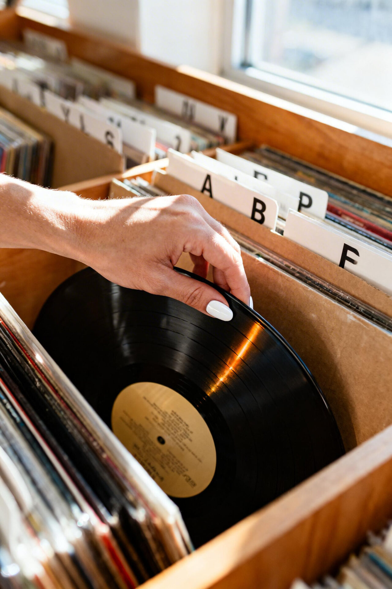 Nail Inspo Almond - semi-matte